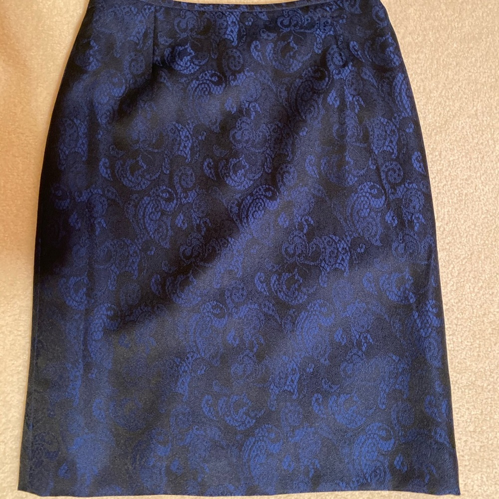 NWT Pencil Skirt Sz 4 Tahari Blue and Black